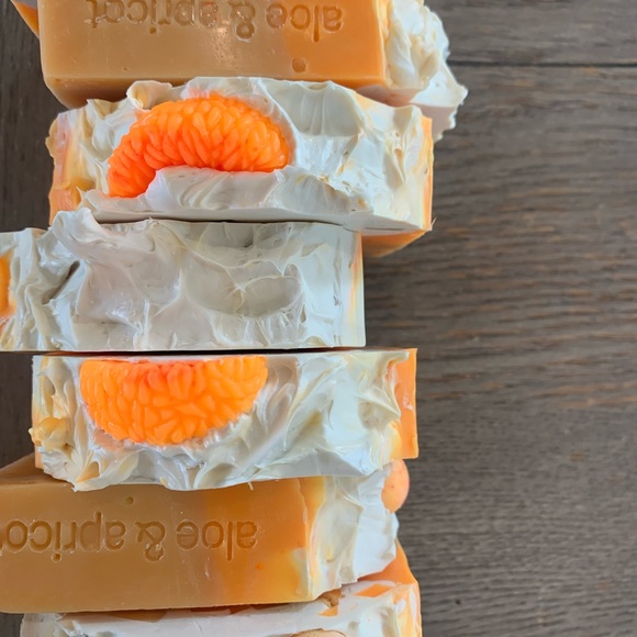 Handmade soap. Lots of diff scents /essential oils - Picture 5 of 6